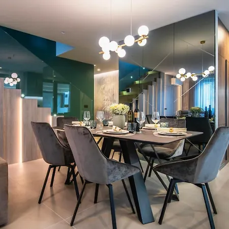 Seasons Luxury Apartment Pula