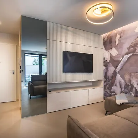 Apartment Seasons Luxury Pula