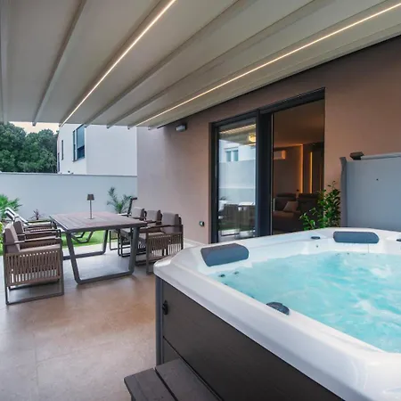Apartment Seasons Luxury Pula