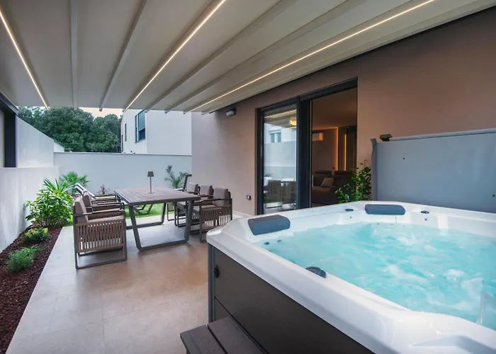 شقة Seasons Luxury بولا