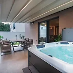 Διαμέρισμα Seasons Luxury Πούλα