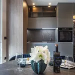 Seasons Luxury *