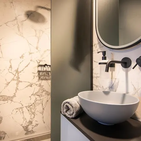 Seasons Luxury Pula