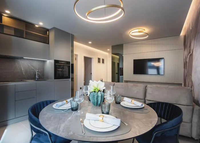 Seasons Luxury Apartment